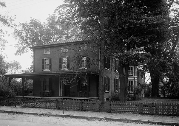 Brick house in Elkton