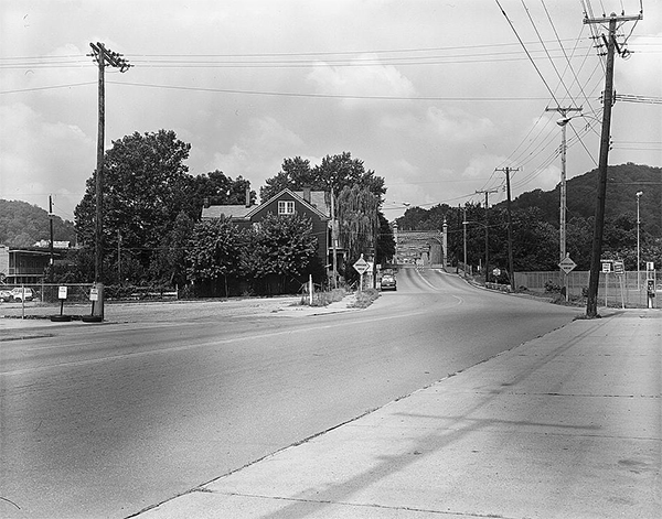 East portal of the Bridgeport Bridge