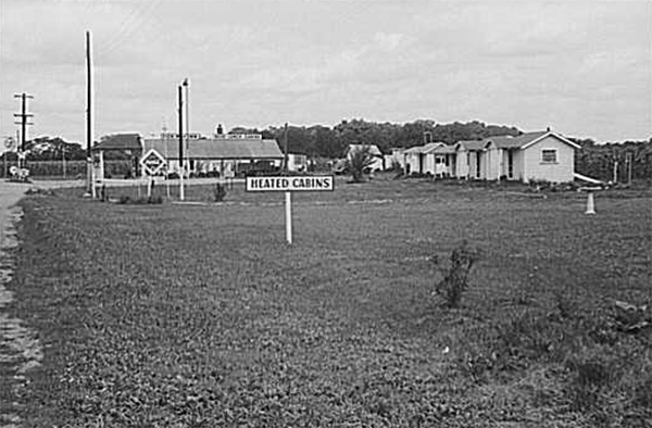 Unknown tourist court along Route 40 in central Ohio, 1938