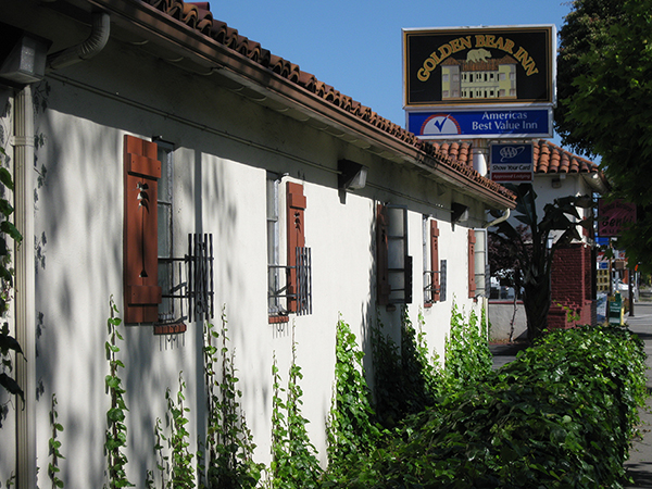 Golden Bear Motel