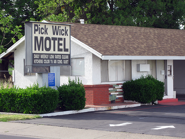 Pickwick  Motel
