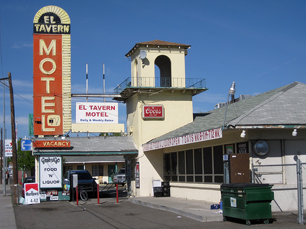 El Tavern Motel