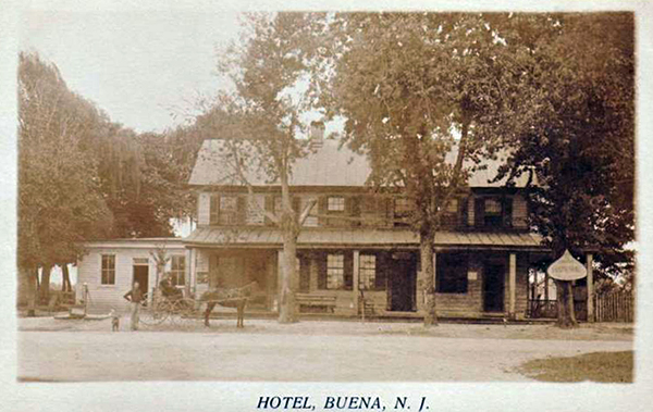 Hotel, Buena