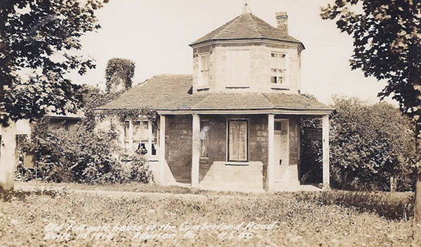 Old Petersbug (Addison) Toll House